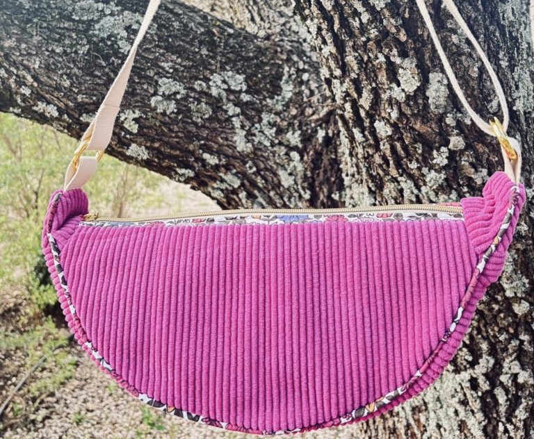 sac croissant en velours côtelé personnalisable haut de gamme fabriqué à la main en France par une couturière diplômée